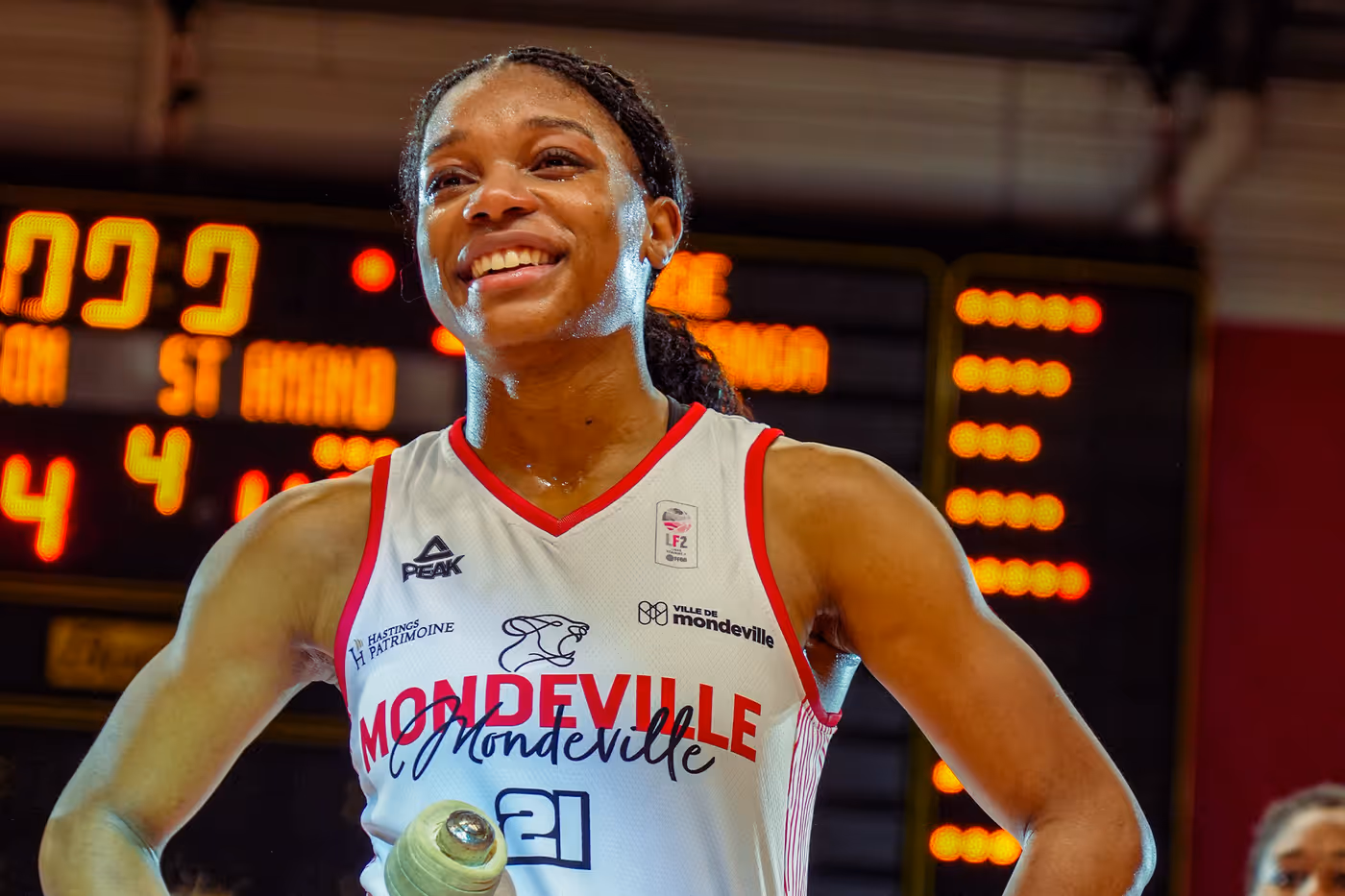 Article   Davina Kasongo L F2