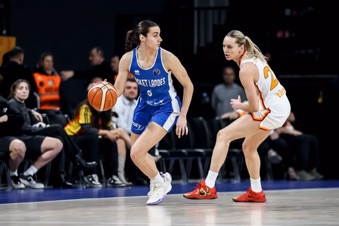 Cameqdpfzh7uswnueohz