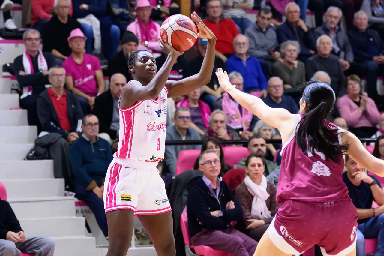 Charnay plane toujours