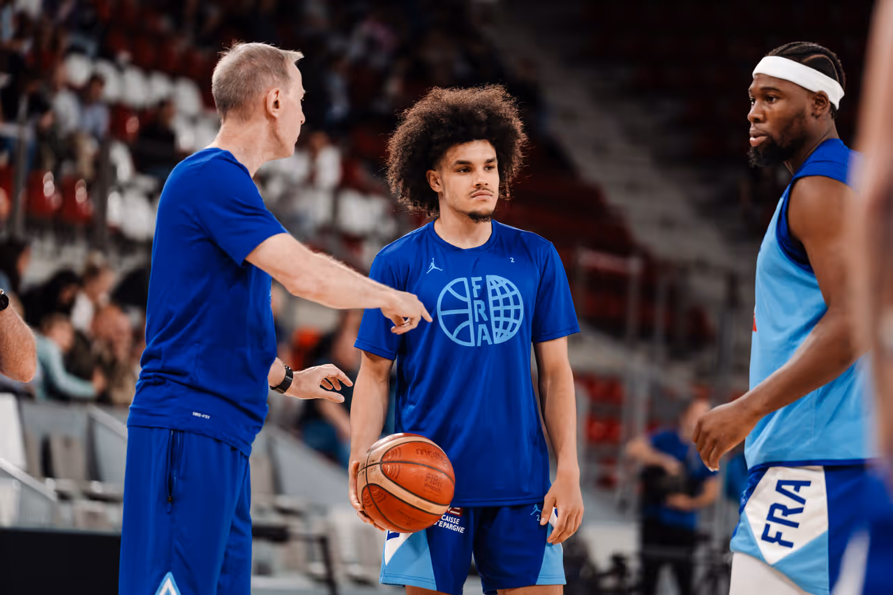 Hifi pose sa candidature