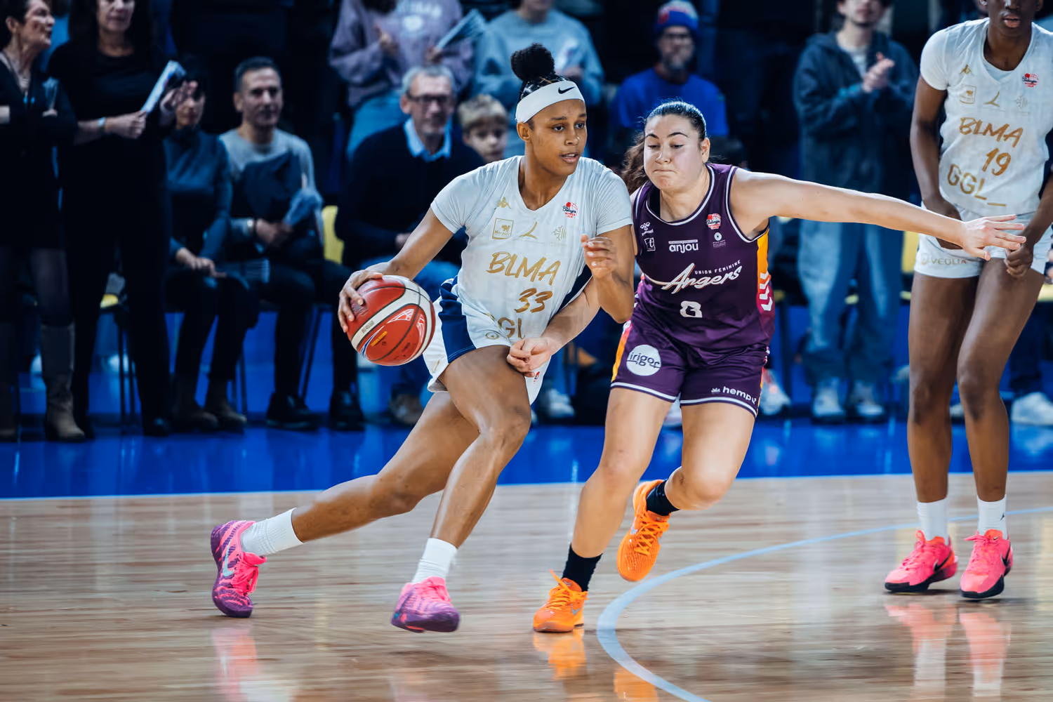 Nell Angloma remet ça