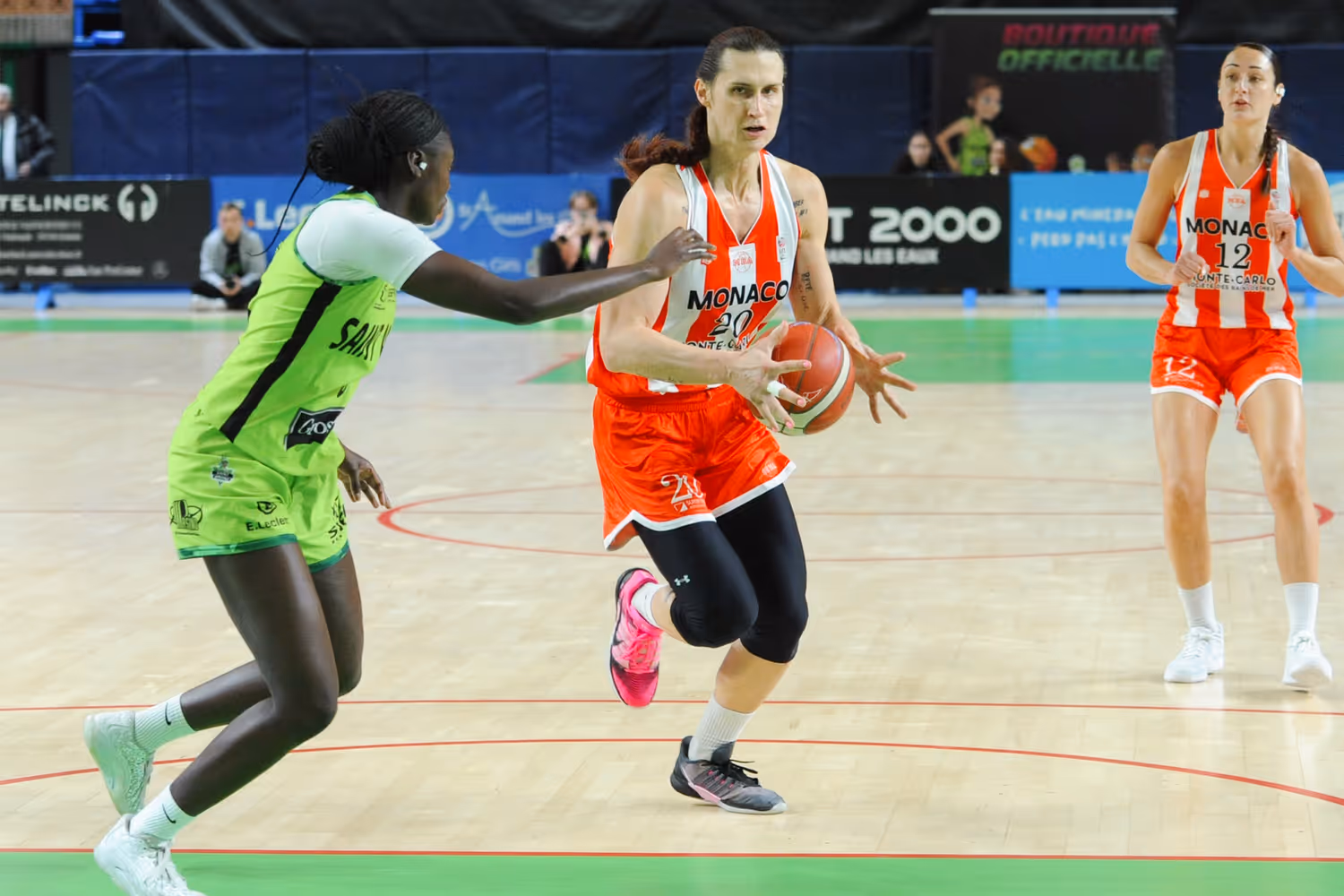 Un nouveau double-double pour Julie Tetart