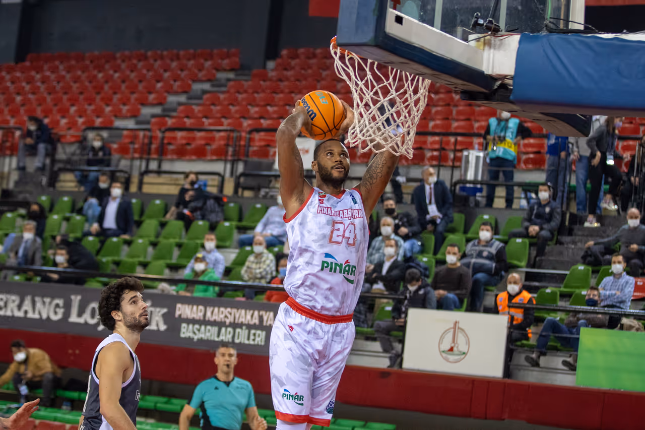 Amath M'Baye monte en régime