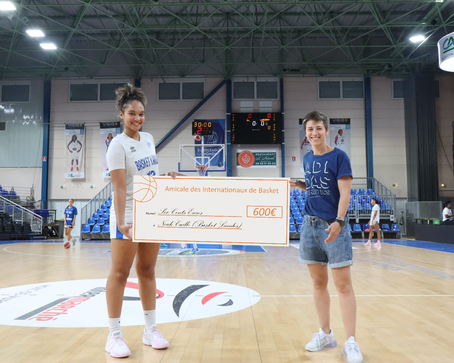 Fédération - Faites le plein d'idées cadeaux sur la boutique officielle de la Fédération Française de Basketball 🎁👀 Rendez-vous sur