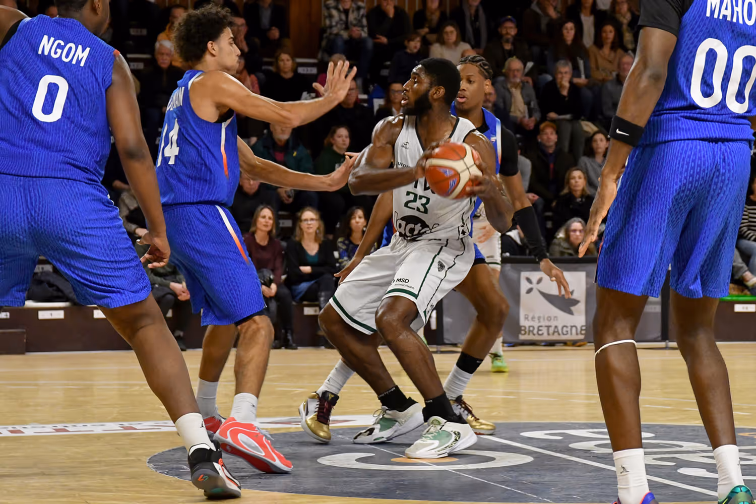 Efficacité maximum pour Fidelis Okereke