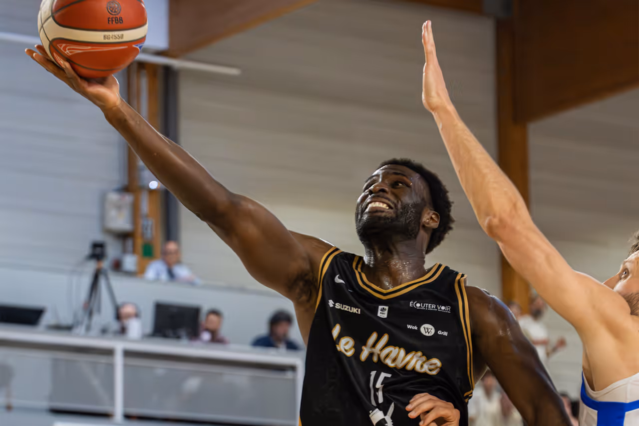 Le Havre désormais seul en tête