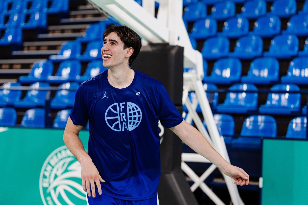 Maxime Raynaud, rookie studieux | Team France Basket