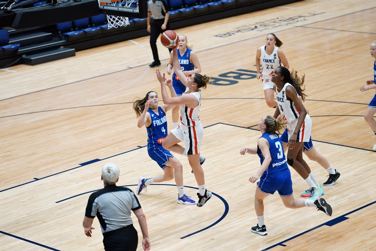 Les U16F passent la Finlande