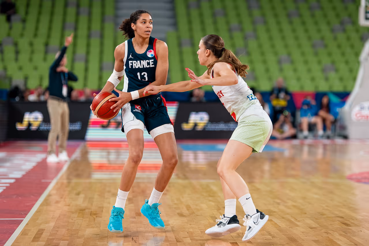 Les Bleues se lancent face à la Hongrie